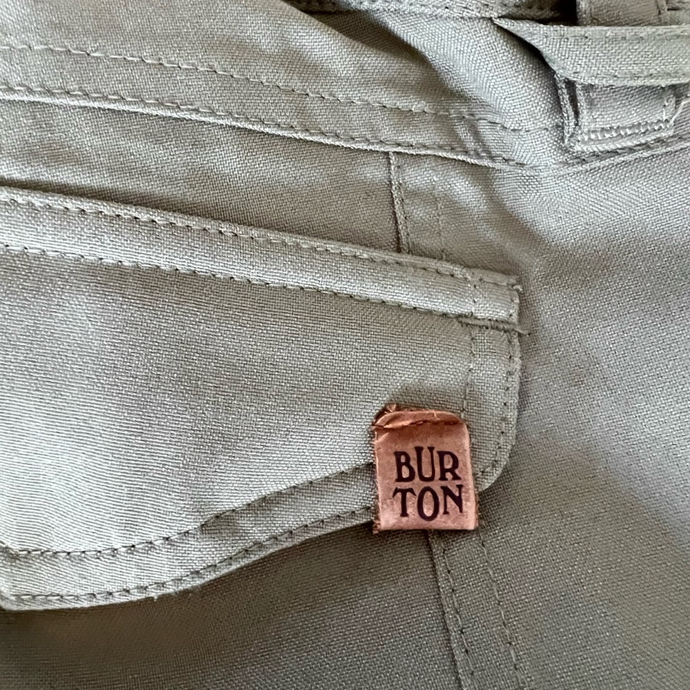 Woman’s Snowboarding Pants- Burton